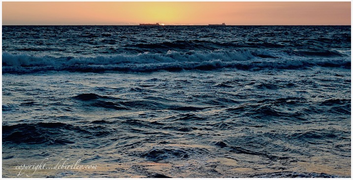 evening sea tides, dusk on the sea, photo, debiriley.com 